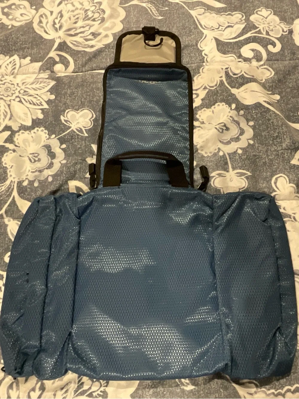eBags Travel Toiletry Bag, Blue - Picture 4 of 4